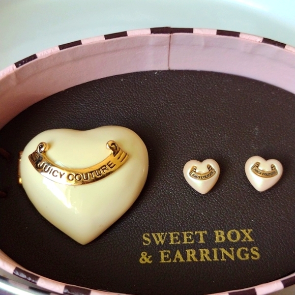 Juicy Couture Opalescent Sweet Box Heart 💝 Earrings Never Removed From 🎁 NWT - Picture 10 of 10